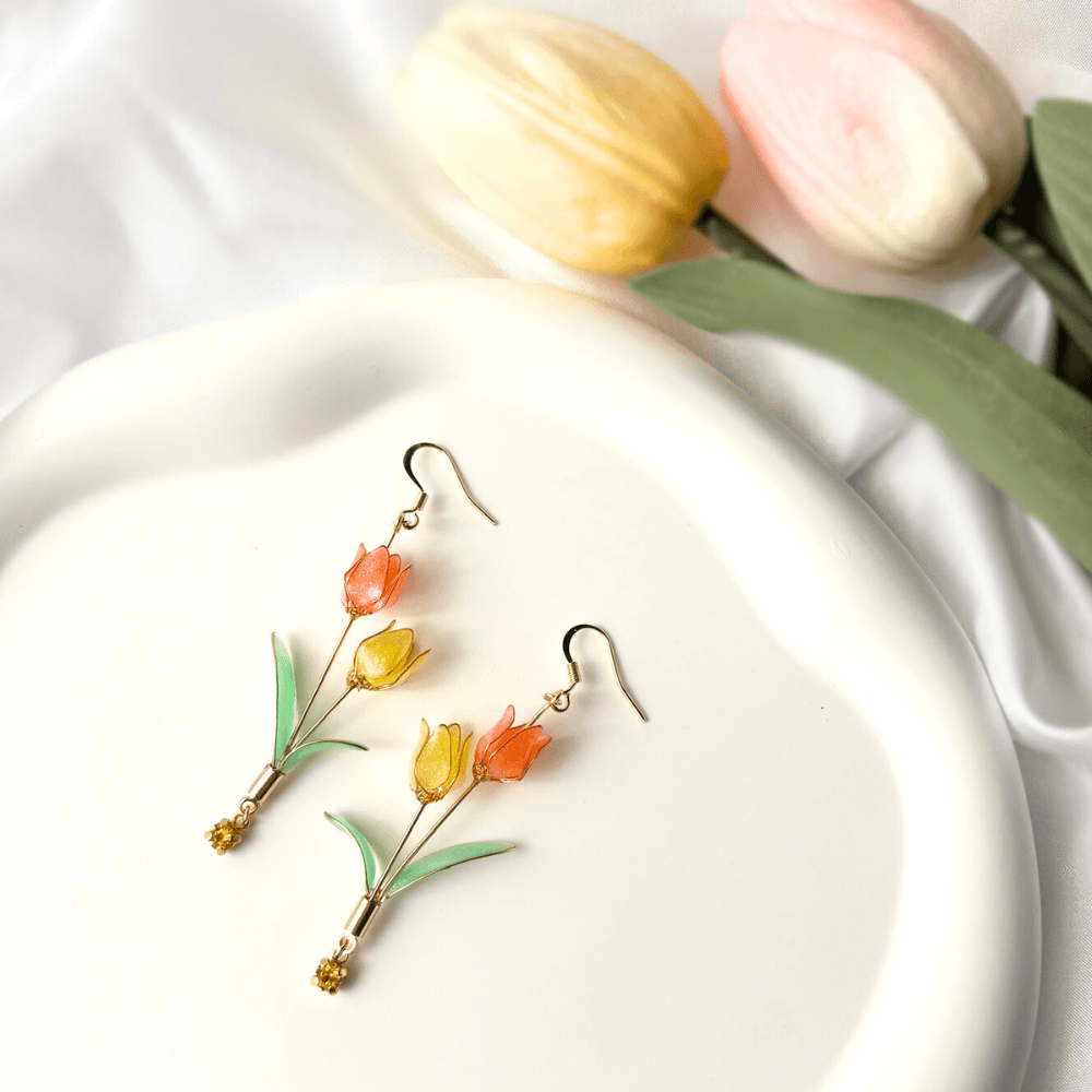 【チューリップ】イヤリング オレンジと黄色 揺れる ニッケルフリー 金属アレルギー対応 受注生産 春の新作 | 7枚目